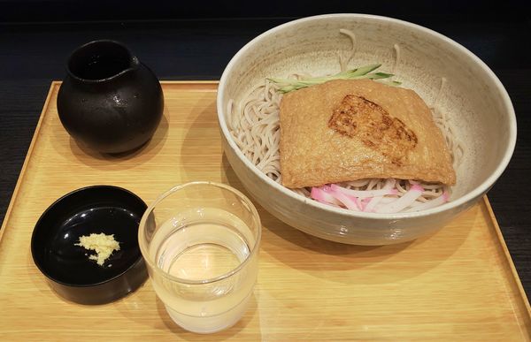 「二枚冷しキツネそば」@小諸そば 新越谷駅店の写真