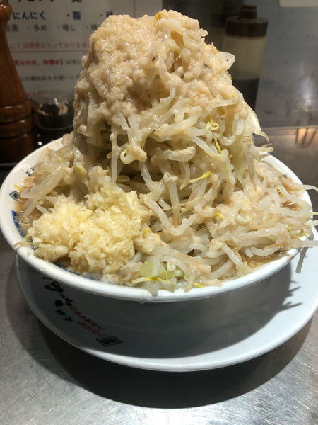 「らーめん並、野菜マシマシ、ニンニク多め、油マシマシ」@らーめん大 竹ノ塚店の写真