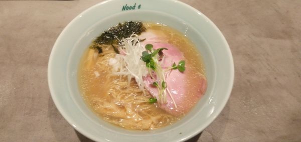 「本枯節と帆立のしおラーメン」@餃子と〆の店 Nood eの写真