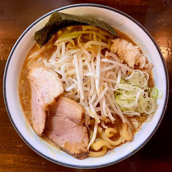 「らぁめん 中  ¥680円（追加豚1枚サービスCP）」@麺や 酒処 よし乃の写真