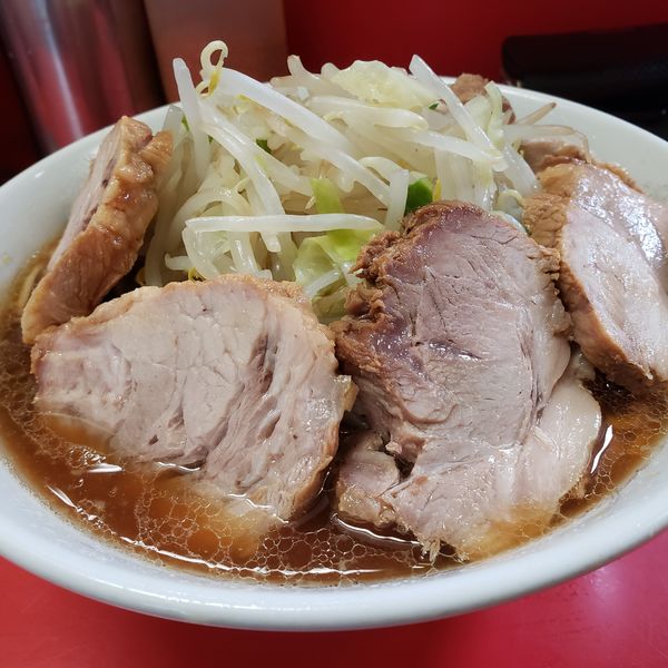 「小豚、油少な目、麺バリカタ」@ラーメン二郎 上野毛店の写真