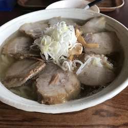 山塩チャーシュー麺大盛り