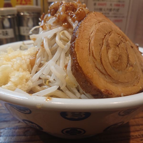 「濃厚雷そば(並)900円、心の味餃子2ヶ300円」@雷 千葉駅前店の写真