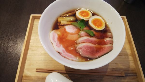 「黒醤油全部のせ」@拉麺 ぶらいの写真