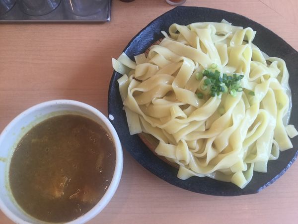 「カレーつけ麺・平打ち・特盛(¥750・同一料金)」@とろ肉つけ麺 魚とんの写真
