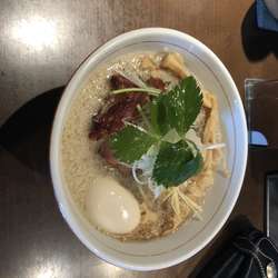 背脂地鶏中華そば