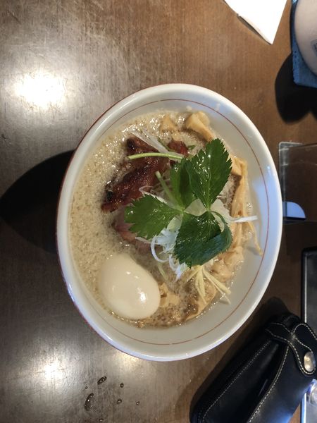 「背脂地鶏中華そば」@麺や 虎徹の写真