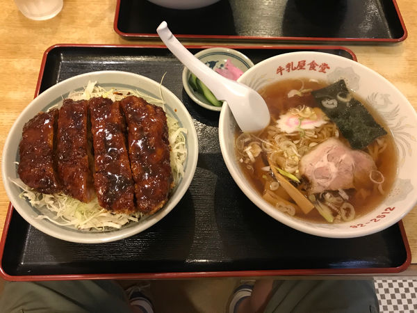「Aセット(ソースカツ丼＋半ラーメン)」@牛乳屋食堂の写真