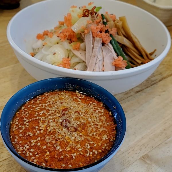 「【期間限定】冷やし辛つけそば（辛め）」@中華そば専門 とんちぼの写真