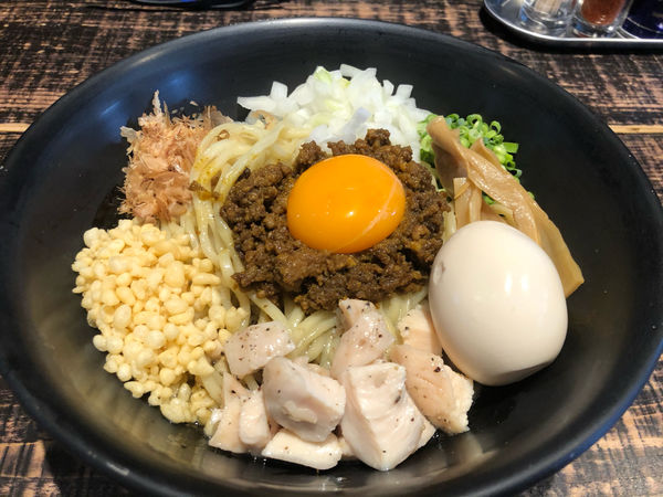 「【限定】カレーまぜそば900円、味玉」@麺や 結の写真