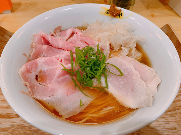 「鶏びあん　しょうゆ」@鶏びあんSobaみやみやの写真