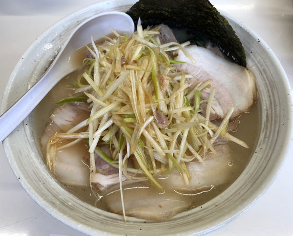 「醤油ネギチャーシュー麺」@ラーメン心心の写真
