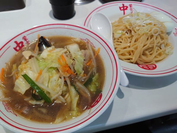 「冷し醤油タンメン+スライス玉子(870円)」@蒙古タンメン 中本 川越店の写真