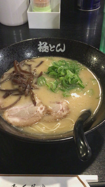 「極とんラーメン」@極とんラーメン 駅前店の写真