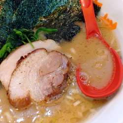 海苔ラーメン￥８６０－　半ライス￥１２０－