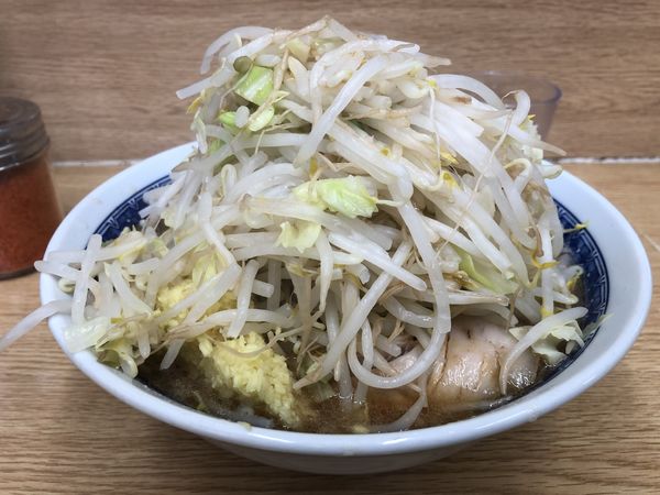 「ラーメン小/ショウガ（野菜マシ）」@ラーメン二郎 栃木街道店の写真