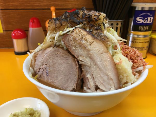 「ラーメン（海老生姜ニンニクヤサイマシマシ焦がしアブラ）」@ラーメンエース 八王子店の写真