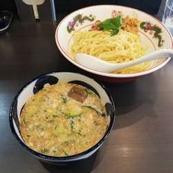 すったて中華麺(冷やし) 限定