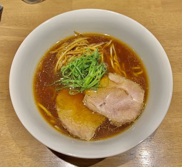 「醤油らぁ麺　¥880」@らぁ麺や 嶋の写真