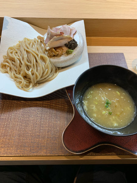 「つけ蕎麦300g チャーシュー増し、トリュフ添え」@芛堂寺の写真