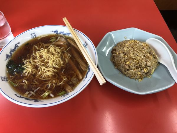 「半チャーハン+ラーメン　860円」@中華そば 成光の写真