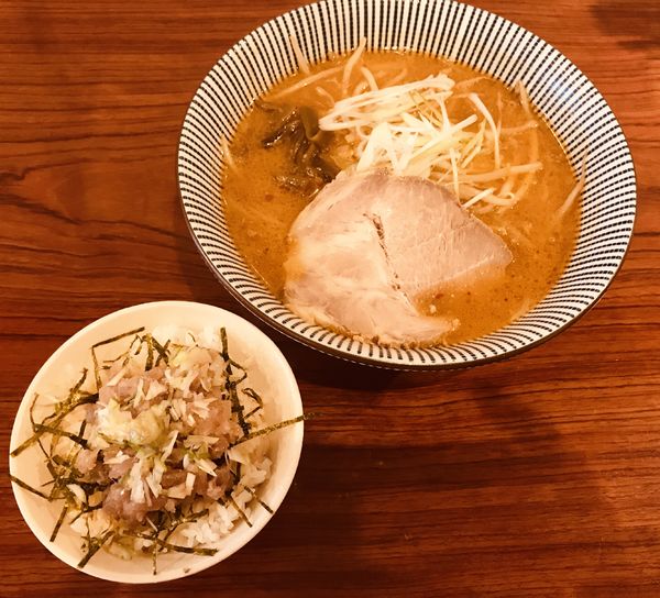 「辛味噌 ¥900 & 日替飯 ¥300」@灼味噌らーめん 八堂八の写真