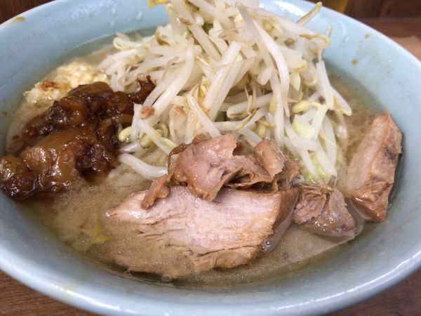 「ラーメン麺半分」@ラーメン二郎 池袋東口店の写真