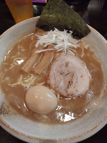 「豚そば(味玉)」@まるぶし とんやの写真