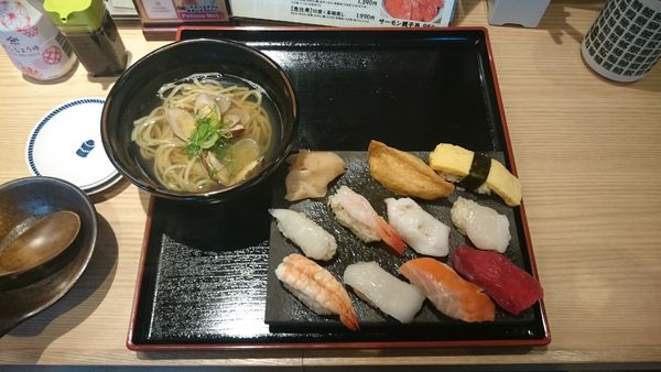 「寿司・鯛出汁塩らーめんセット（990円）」@鮨・酒・肴 杉玉 大森の写真