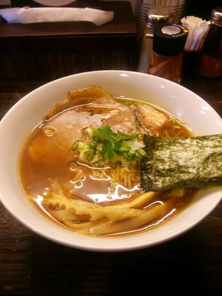 「醤油中華そば」@中華そば こむぎの写真