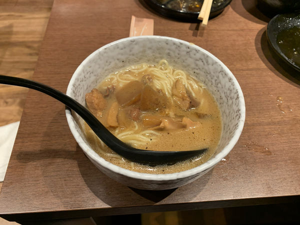 「牛骨らーめん」@イツキ ザホルモンの写真