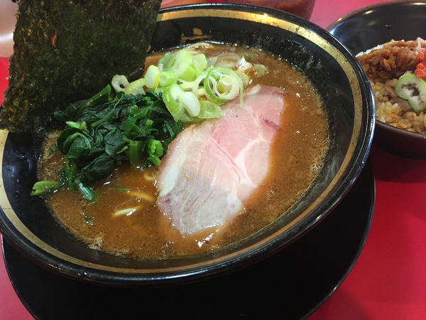 「【限定】丿貫コラボ 車海老豚骨＋半賄い飯」@家系ラーメン とらきち家の写真