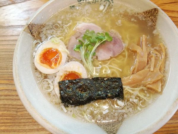 「塩そば＋玉子」@支那そば やなか草の写真