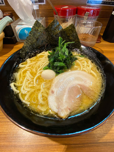 「ラーメン」@横浜家系ラーメン 壱角家 新宿3丁目店の写真