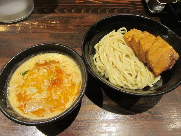 「つけ麺（８５０円）＋チャーシュー２５０円」@麺や 蒼 AOIの写真