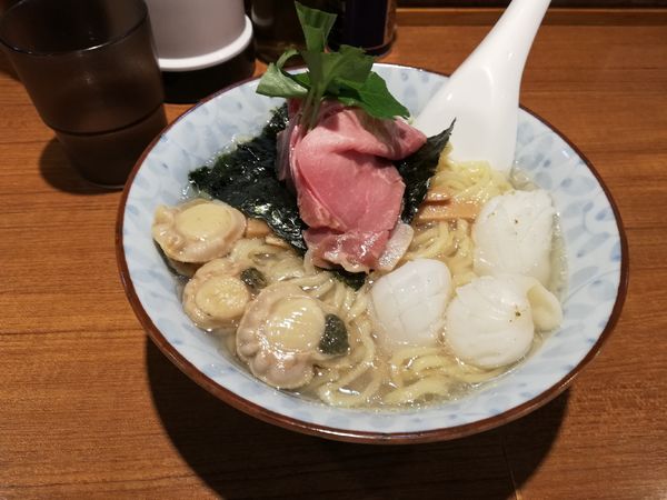 「北海道産ほたてとイカの潮そば　限定」@寿製麺よしかわ 川越店の写真