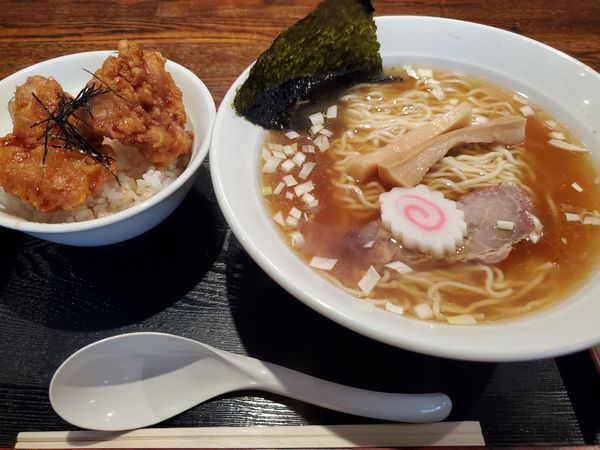 「ミニ唐揚丼とラーメン」@中原亭の写真