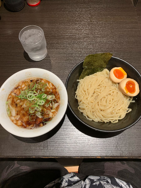 「チャーシューつけ麺＋味玉」@とんこつらーめん俺式 純 東京ラーメンストリート店の写真