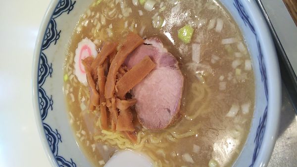 「ラーメン（950円）　少なめ（−60円）」@むらもとの写真