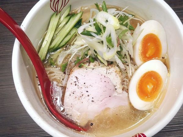 「冷たいしおらーめん＋味玉」@麺処 あす花の写真