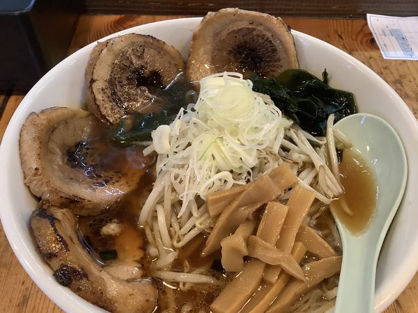 「醤油らーめん750円＋チャーシュー300円」@麺処みなみの写真