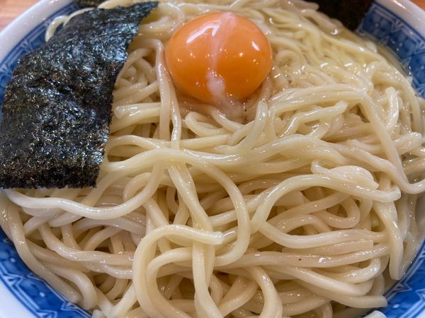 「冷やし油そば（中）＋生卵＋海苔」@自家製中華そば としおかの写真