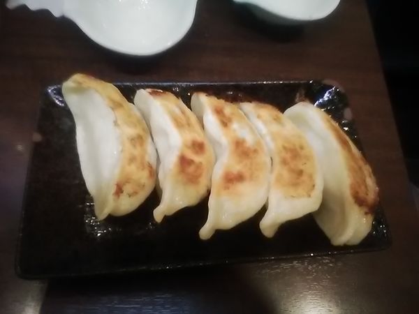 「焼餃子5個(390円)」@蔵出し味噌らーめん そい屋の写真