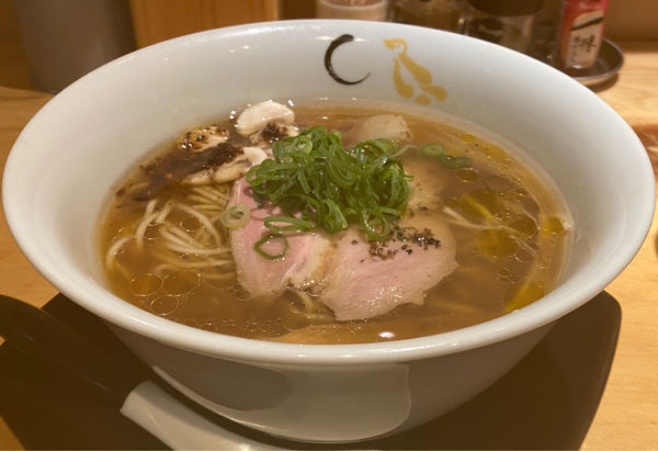 「そば(醤油)950円」@SOBAHOUSE 金色不如帰 新宿御苑本店の写真