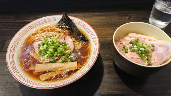 「鶏醤油ラーメン」@燵家製麺の写真