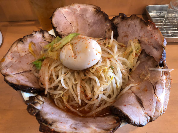 「辛麺大 チャーシュー増し」@麺屋 司の写真