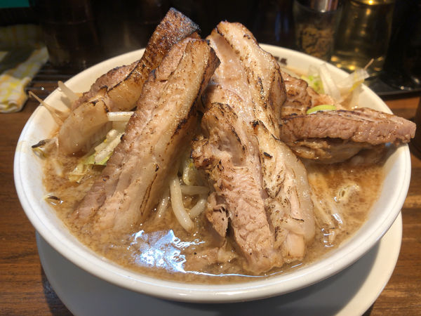 「本気の炙り焼豚そば」@本気の焼豚 プルプル食堂の写真