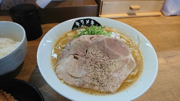 「鶏とんこつラーメン・しょう油」@キラメキノトリ 伏見横大路店の写真