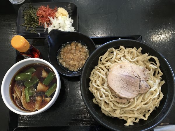 「【夏季限定】かつお出汁の冷肉つけ麺（チャーシュー）」@つけ麺 どでんの写真