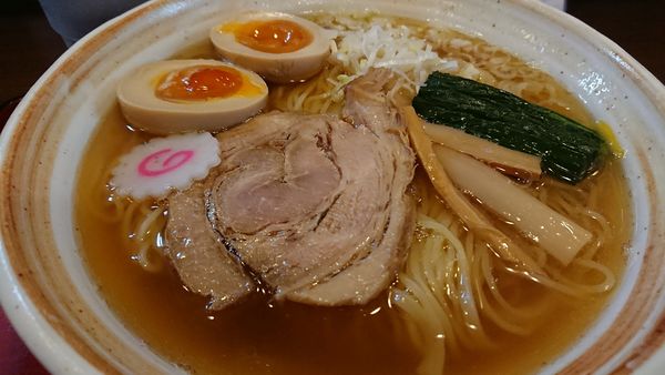 「醤油ラーメン（中225g）＋あじたま」@麺屋むどうの写真